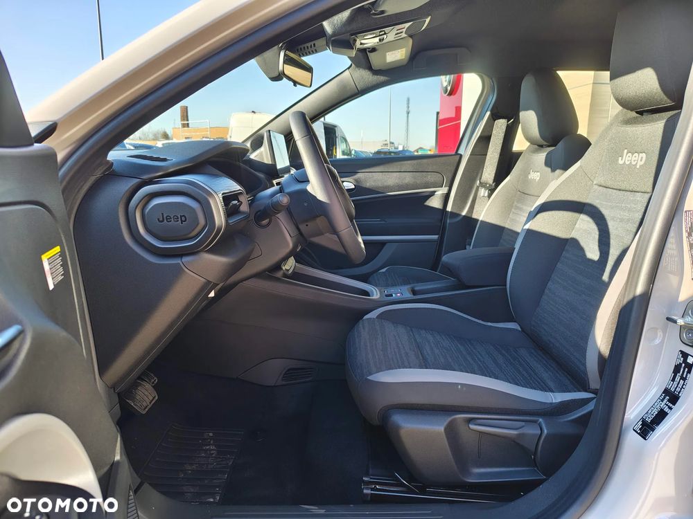 Jeep Avenger 1.2 T3 mHEV Longitude FWD eDCT6 - 21