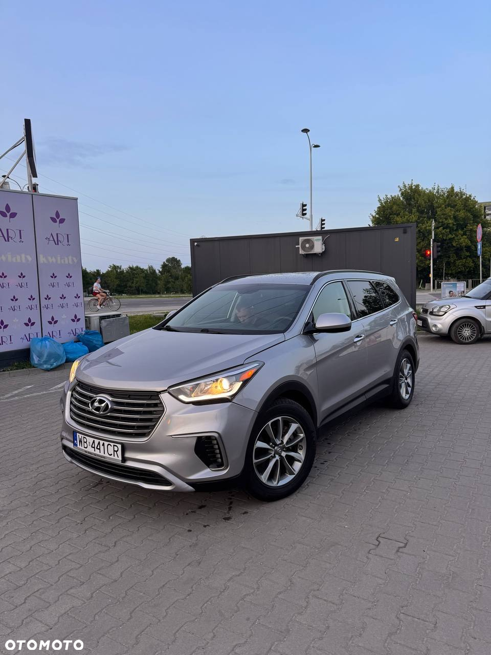 Hyundai Grand Santa Fe - 11