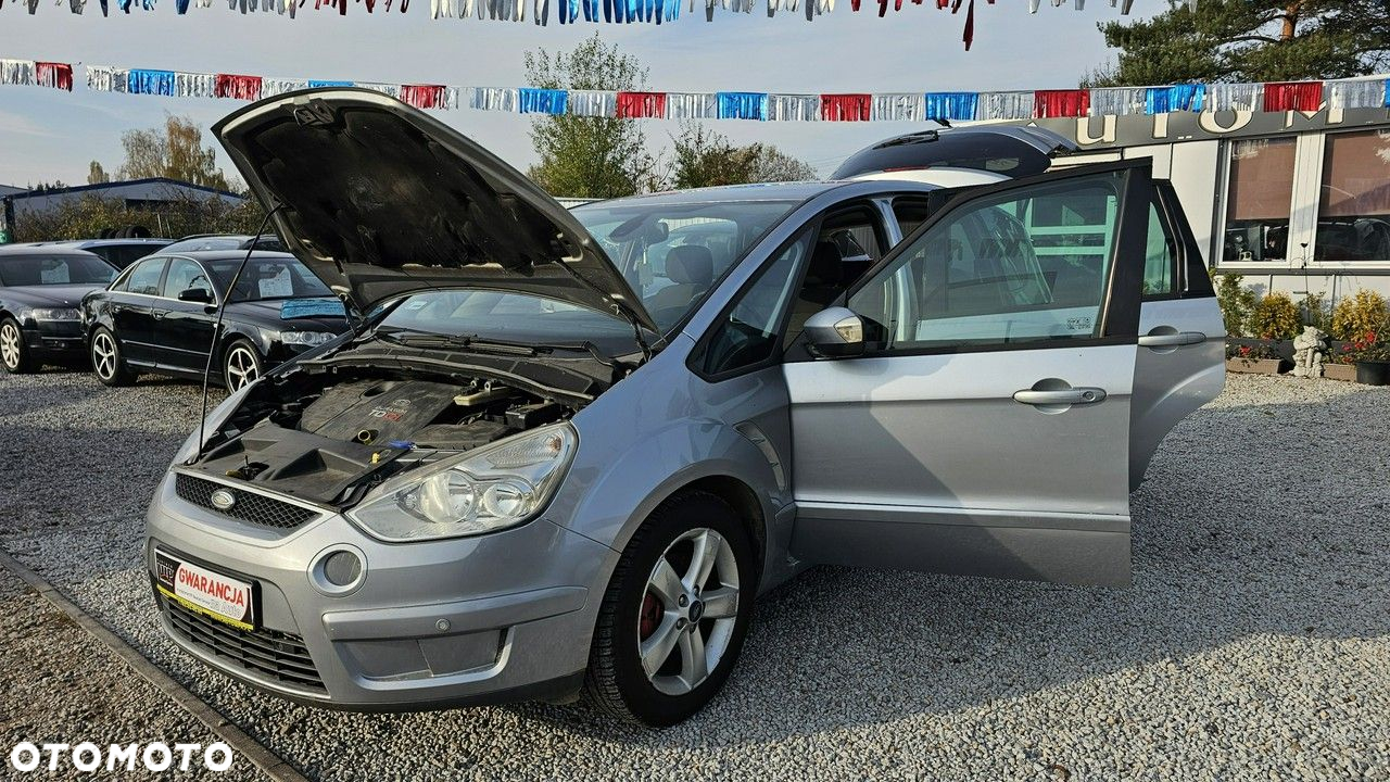 Ford S-Max - 13
