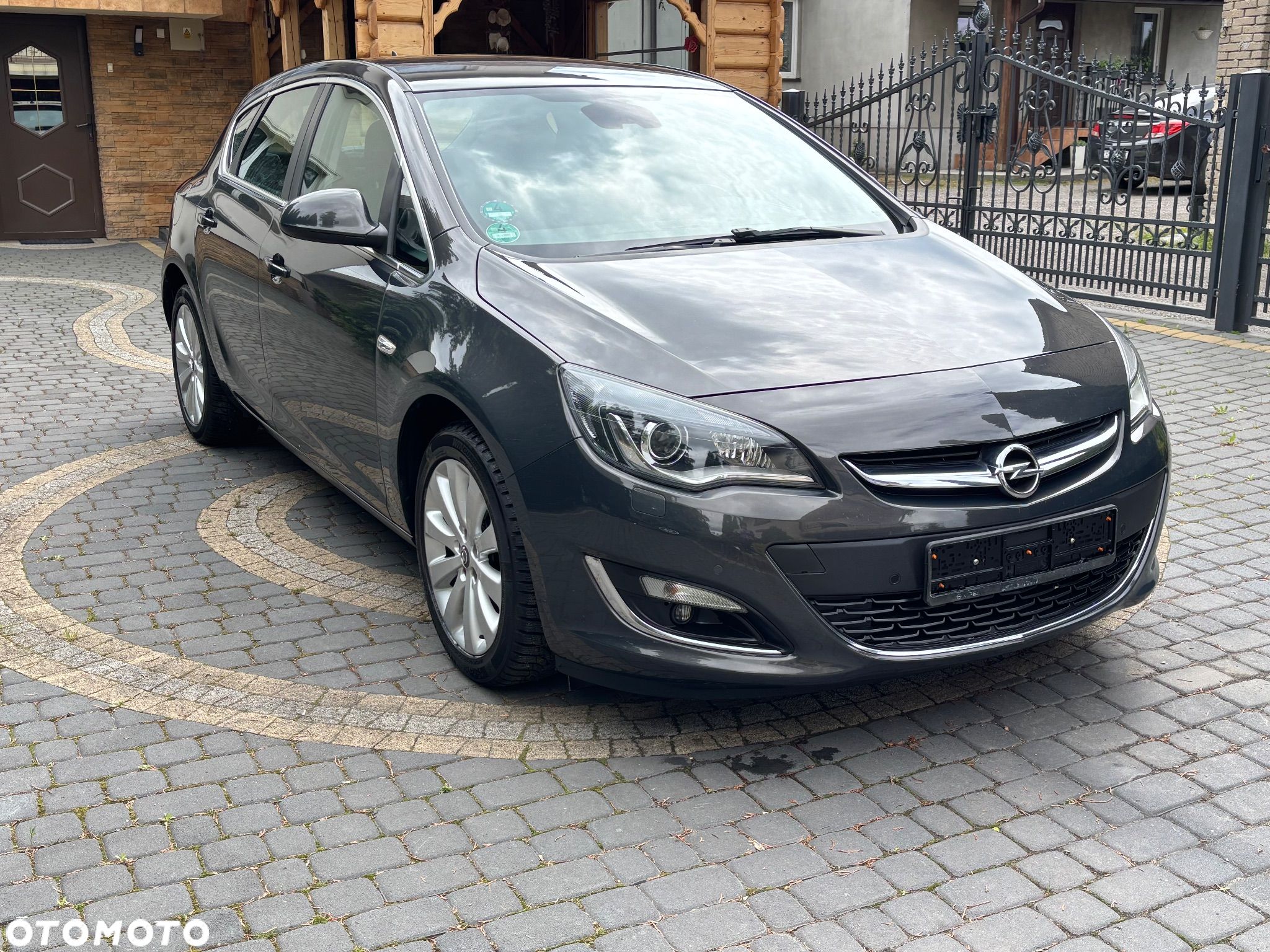 Opel Astra 1.4 Turbo Design Edition - 1