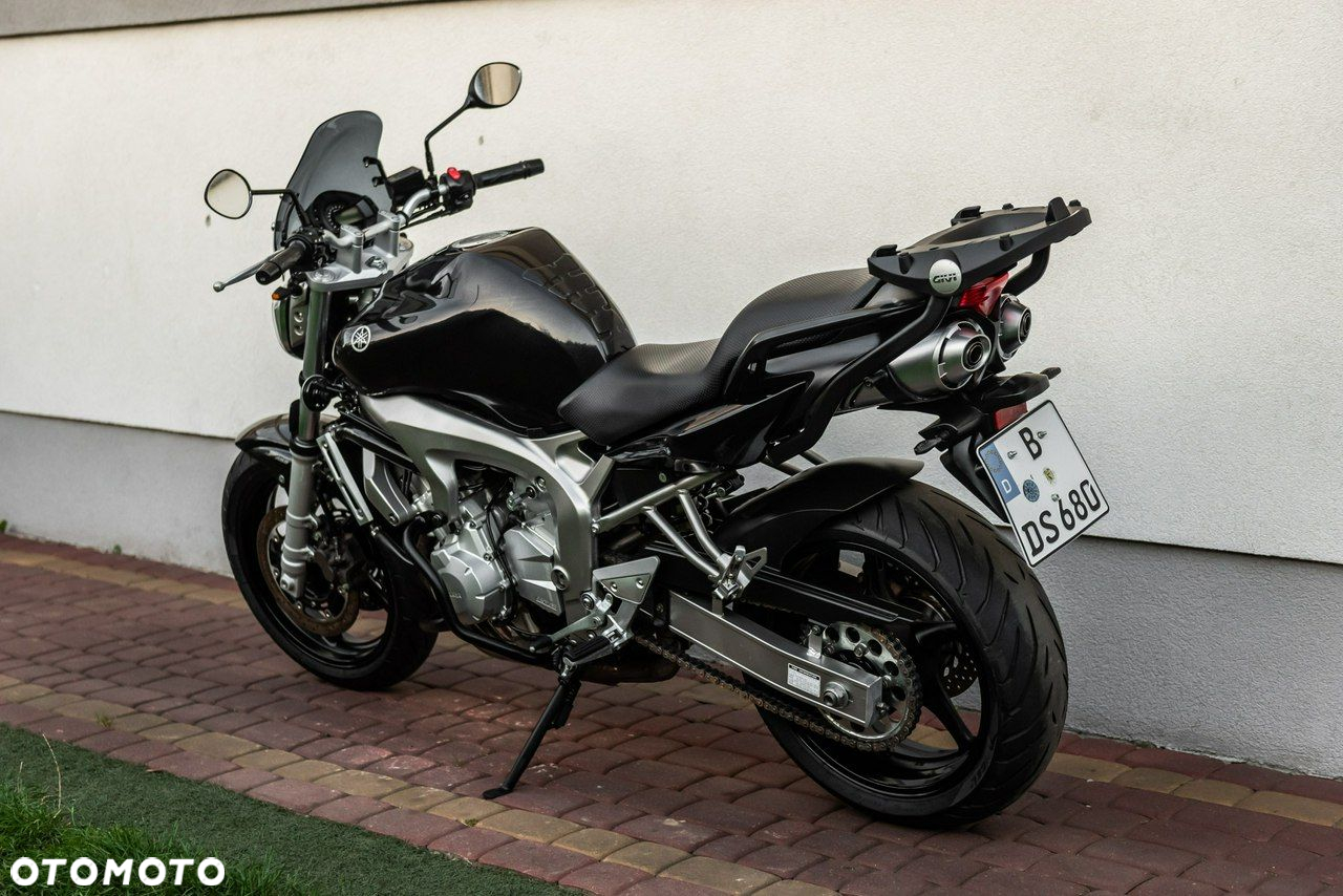 Yamaha FZ - 4
