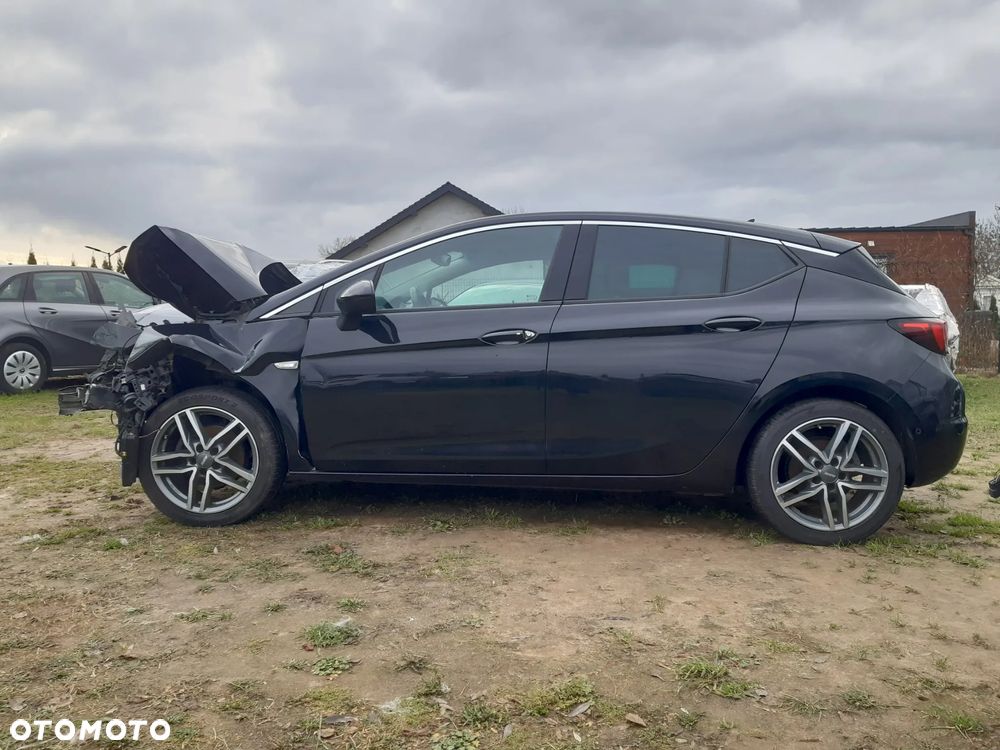 Opel Astra 1.2 Turbo Business Elegance - 4