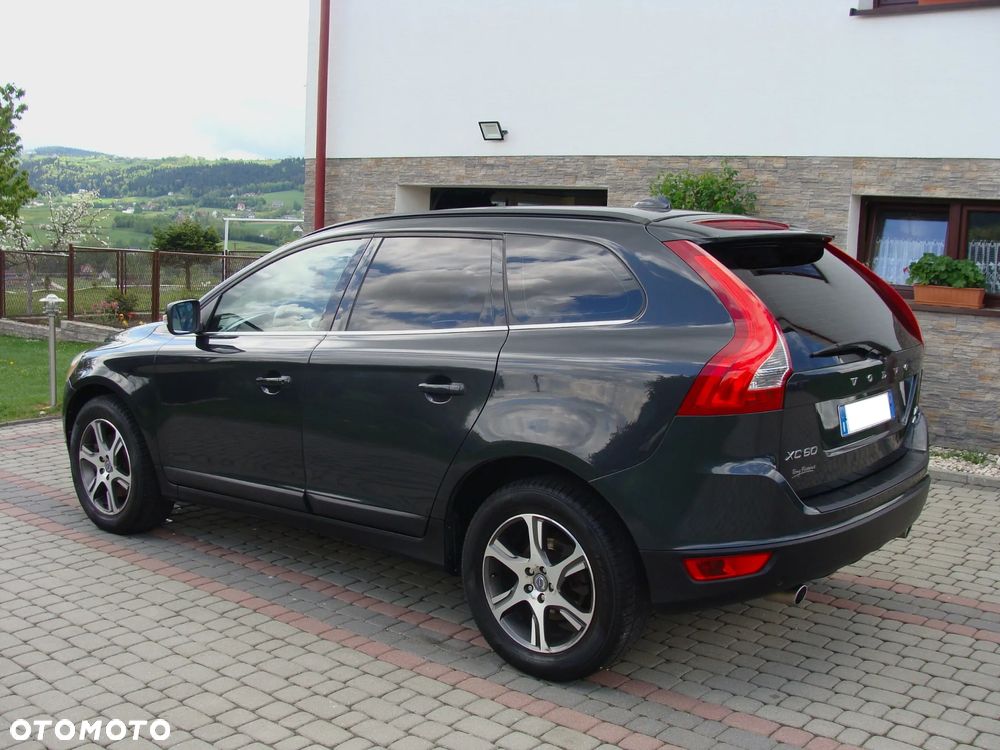 Volvo XC 60 D3 AWD Momentum - 4