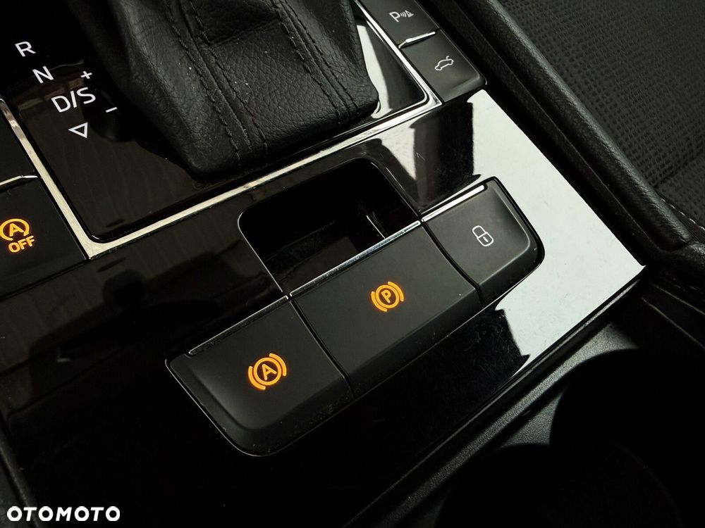 Skoda Superb 2.0 TDI SCR Style DSG - 29