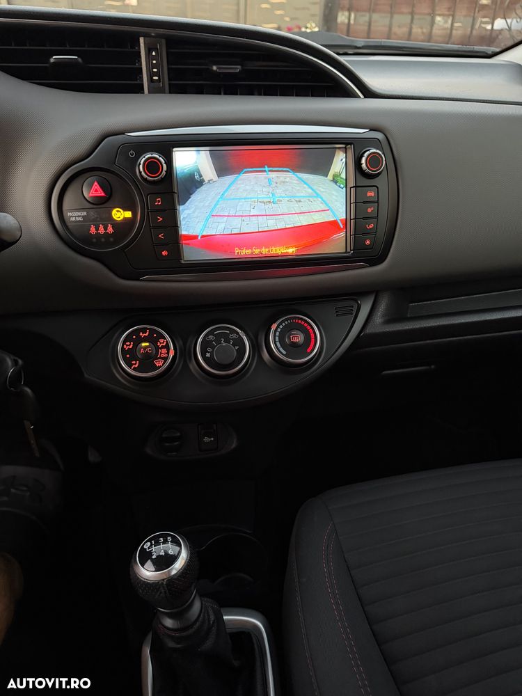 Toyota Yaris - 10