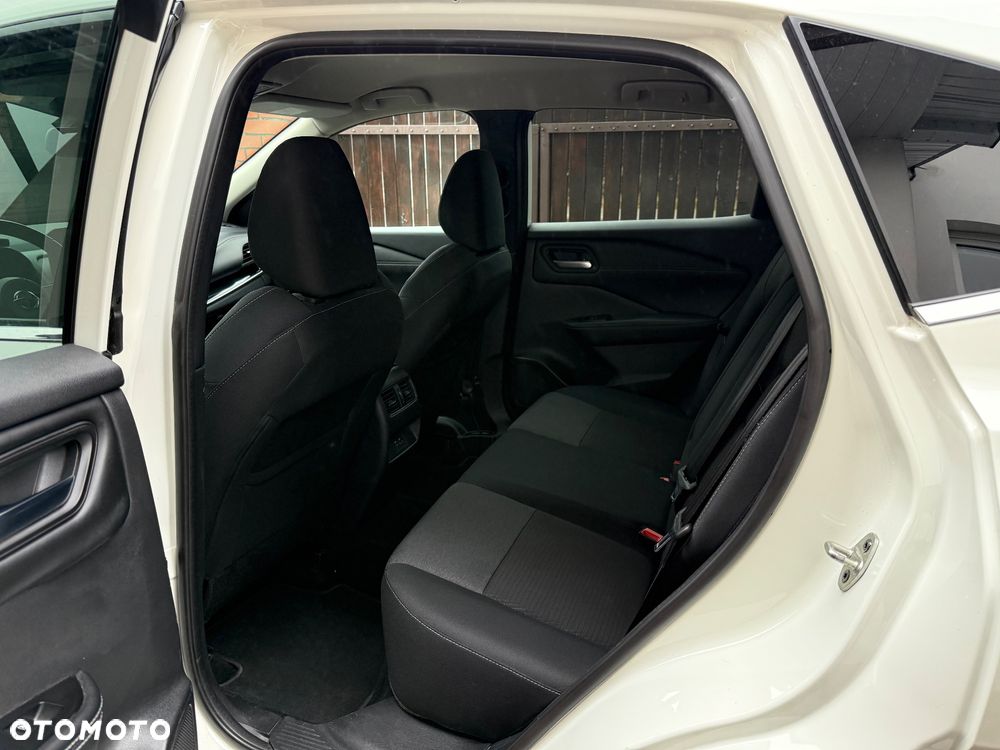 Nissan Qashqai 1.3 DIG-T N-Connecta DCT - 9