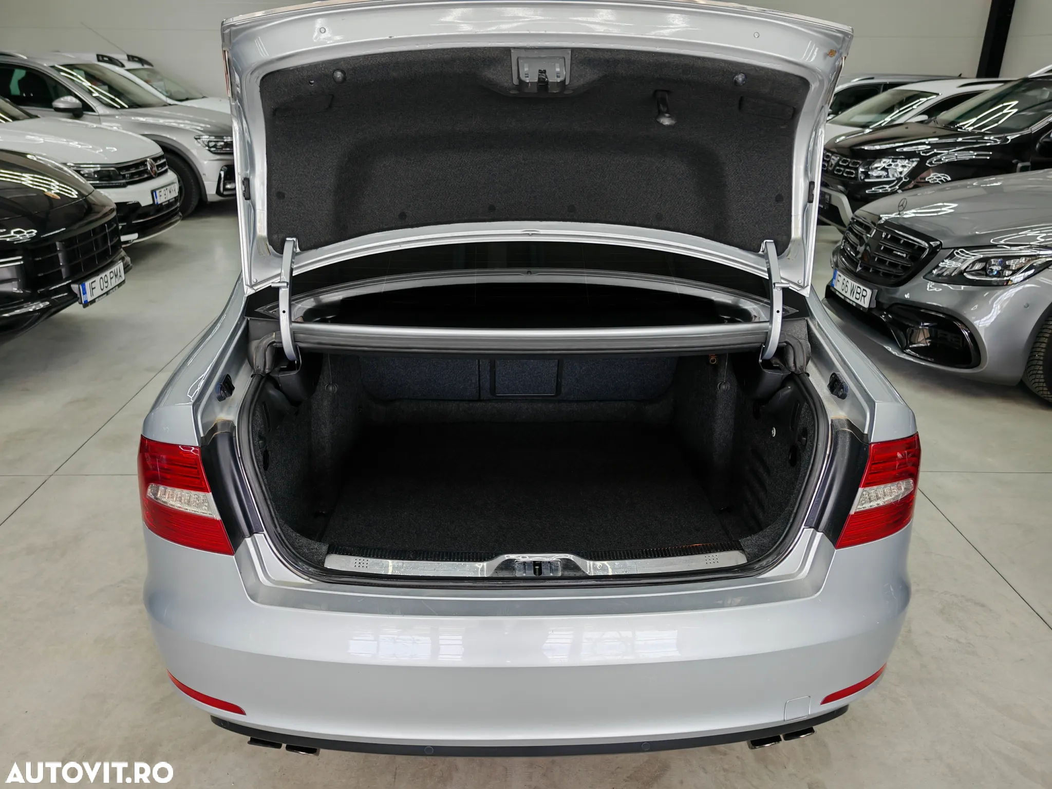 Skoda Superb 2.0 TSI Ambition - 36