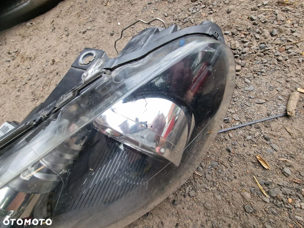 Reflektor  lewy  przód  vw golf  VI 5K1 941 005P - 3