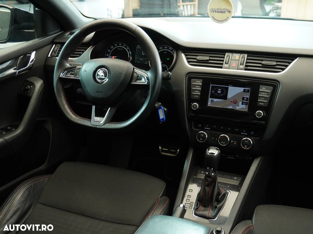 Skoda Octavia 2.0 TDI DSG RS - 35