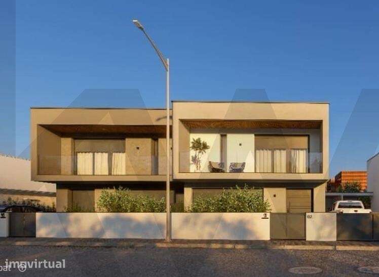 Moradia T4 Contemporânea na Gafanha da Nazaré - Grande imagem: 4/12