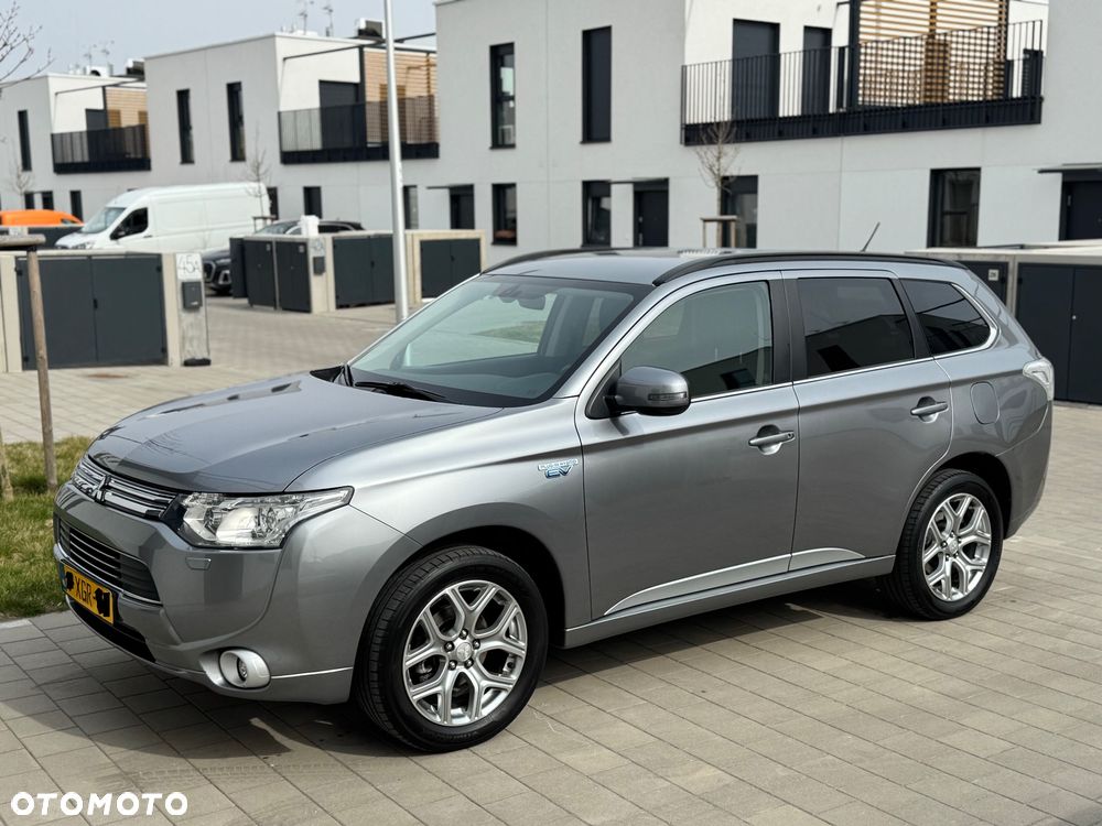Mitsubishi Outlander 2.0 4WD Plus - 1