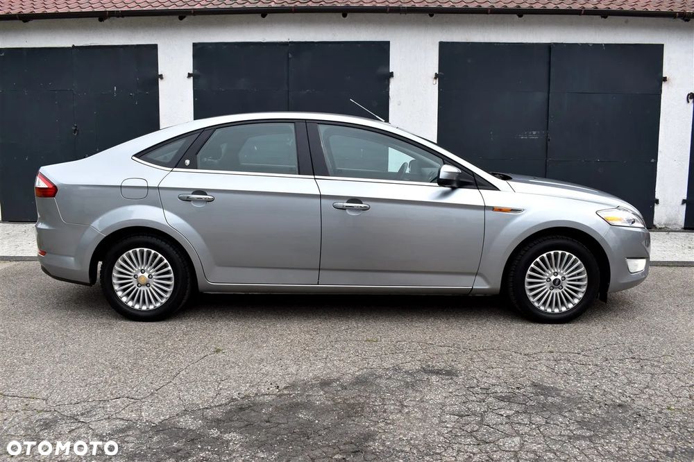 Ford Mondeo 2.0 Ghia X100 / X - 9