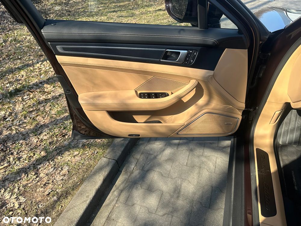 Porsche Panamera 4 E-Hybrid Platinum Edition - 20