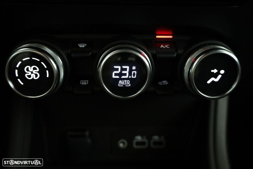 Renault Captur 1.0 TCe Techno Bi-Fuel - 13