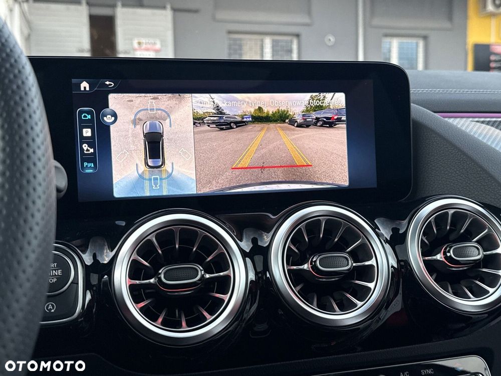 Mercedes-Benz GLA - 26