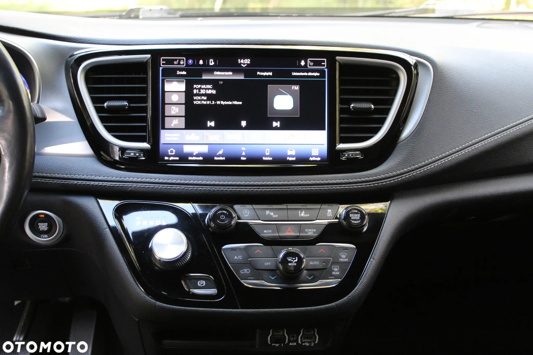 Chrysler Pacifica - 32