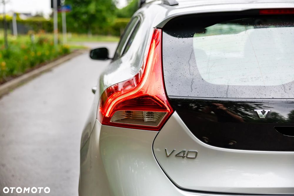 Volvo V40 D2 - 10
