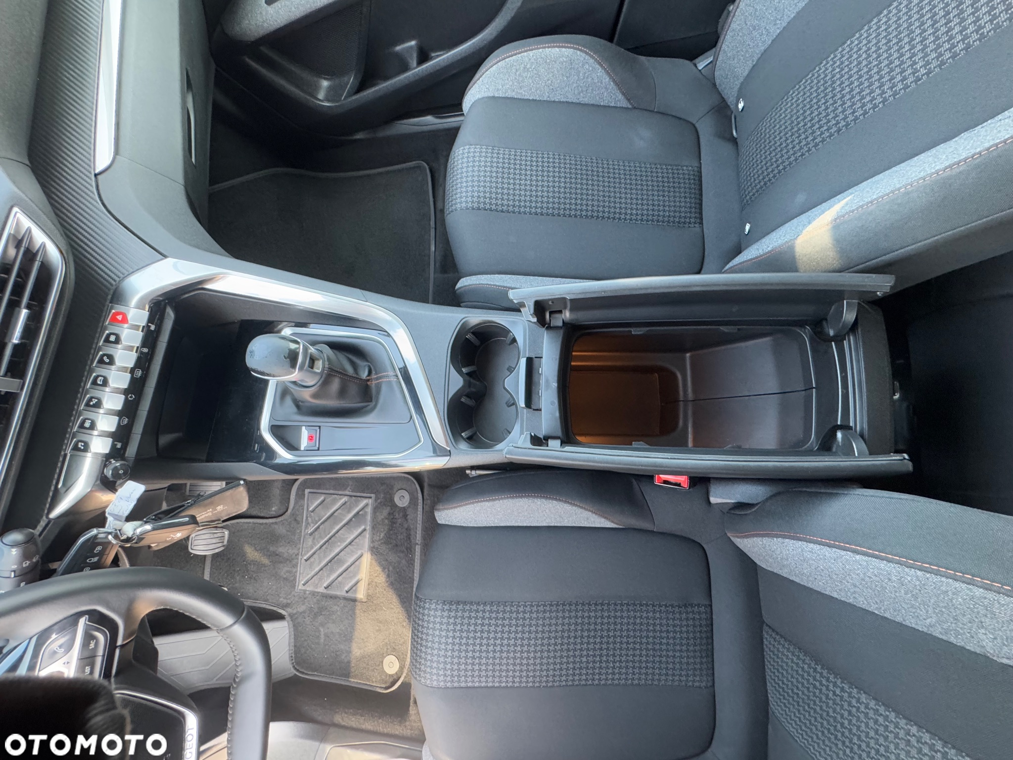 Peugeot 3008 1.6 BlueHDi Active S&S - 16