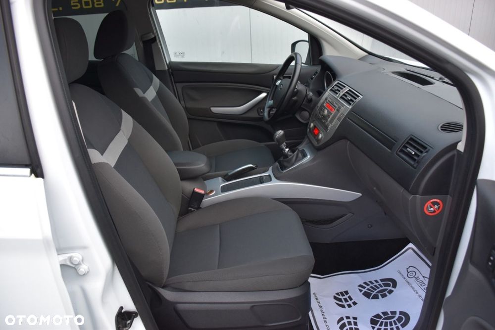 Ford Kuga 2.0 TDCi 2x4 Titanium - 6