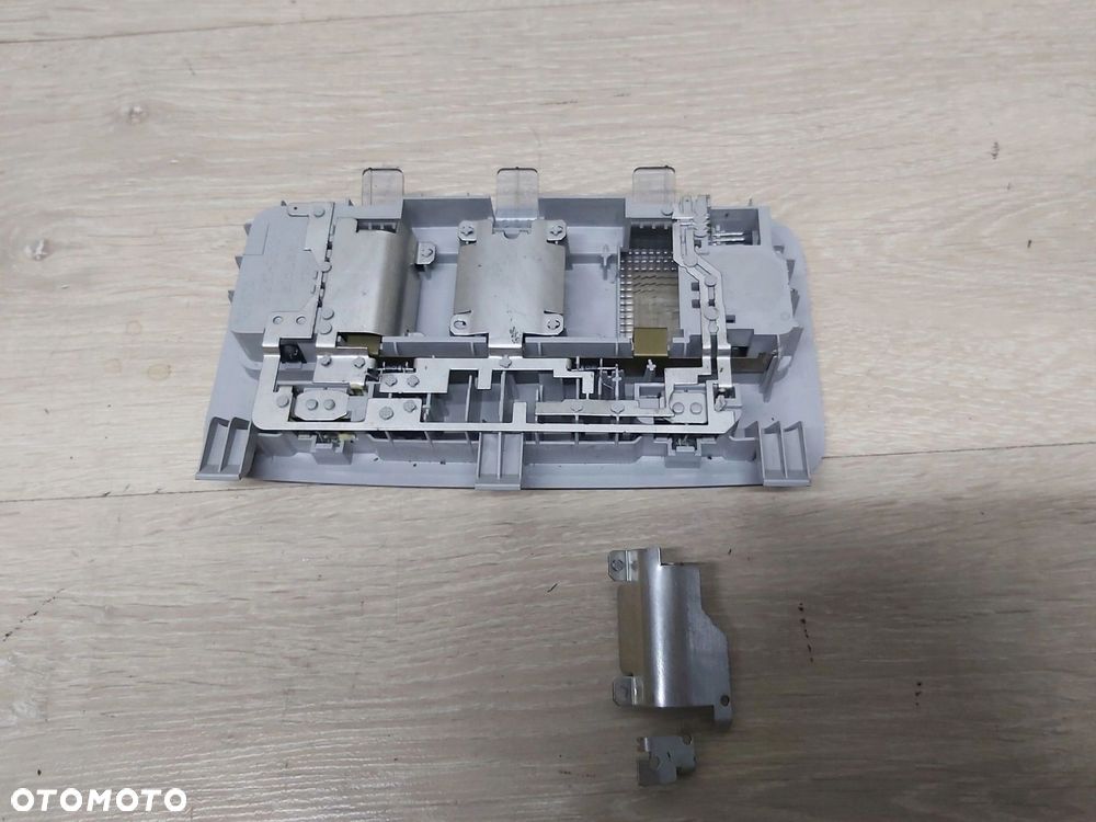 TOYOTA Avensis T25 03-08r lampka podsufitki kabinowa tylna oświetlenie tył - 3