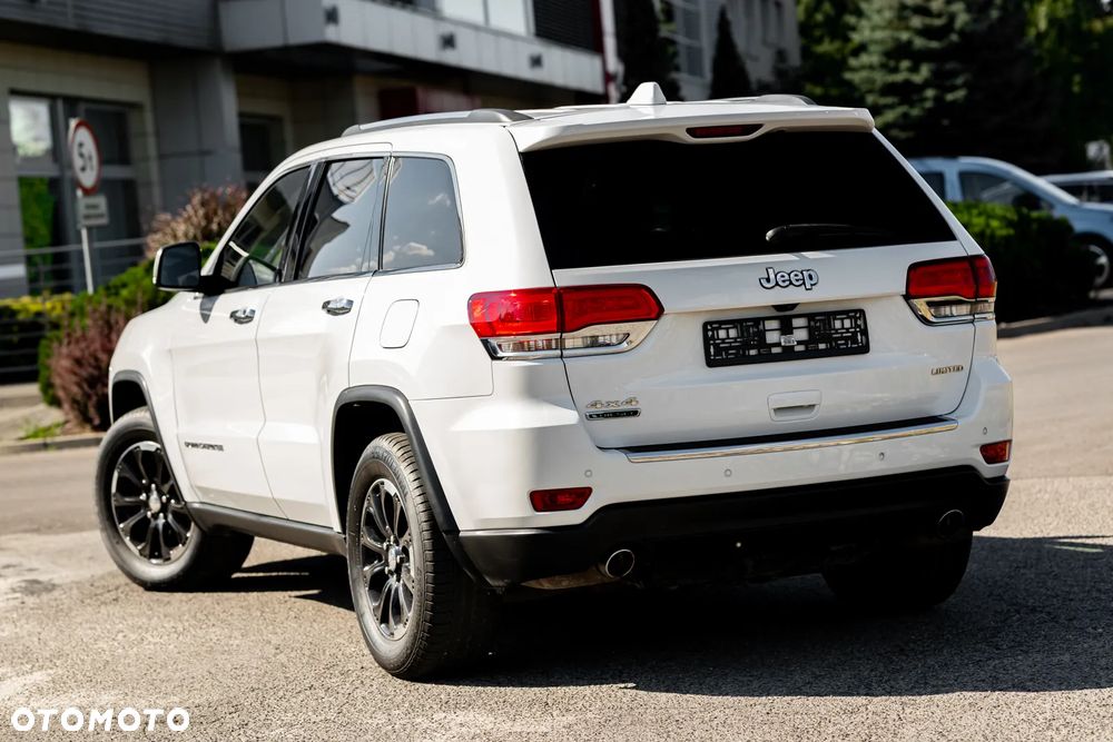 Jeep Grand Cherokee - 12