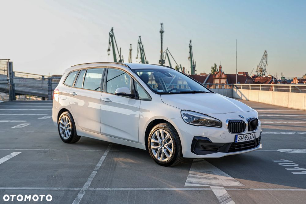 BMW Seria 2 218d - 25