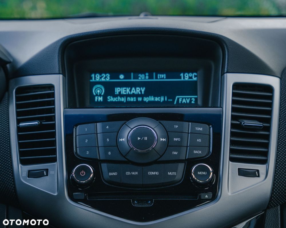 Chevrolet Cruze 1.6 LT - 10