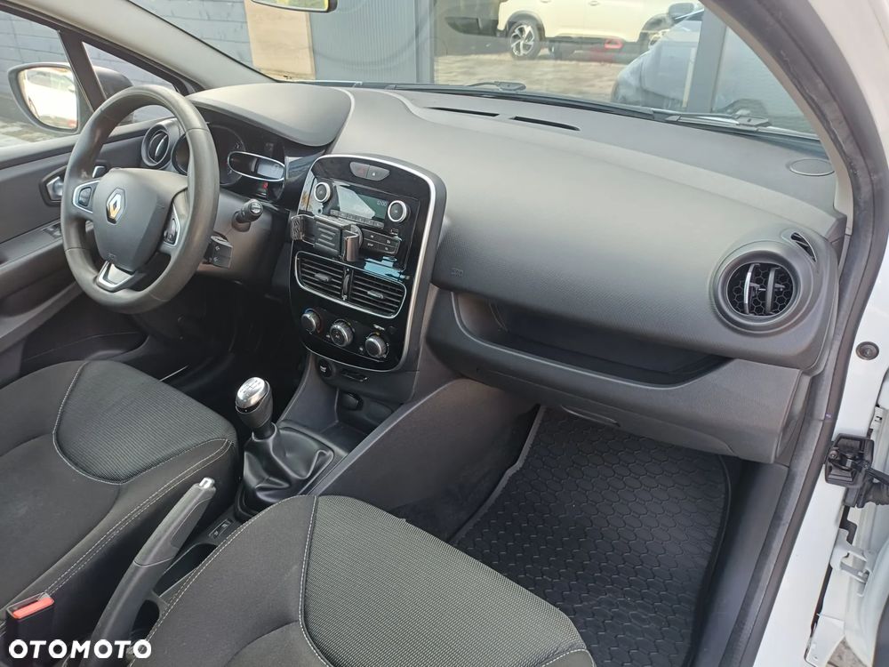 Renault Clio - 17