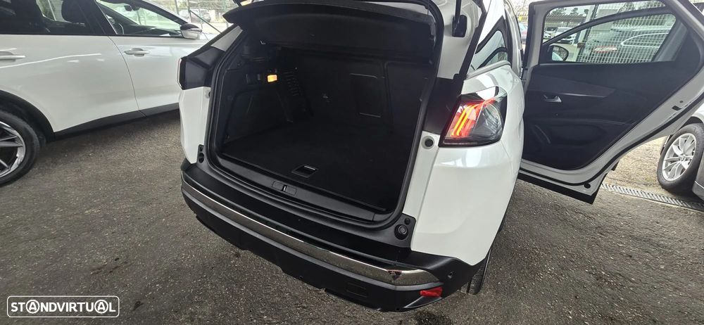 Peugeot 3008 Plug-In Hybrid 225 e-EAT8 Allure Pack - 26
