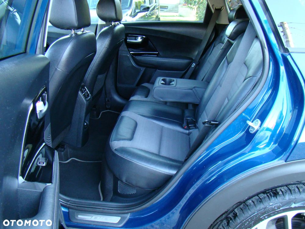 Kia Niro 1.6 GDI 2WD Edition 7 - 23