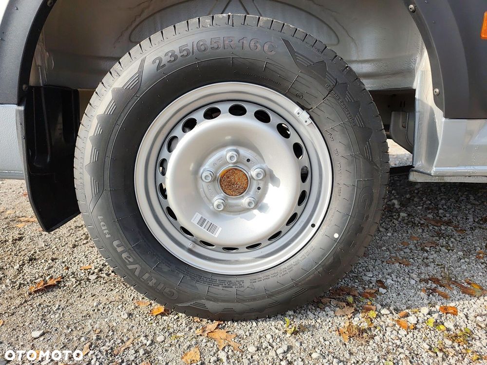 Volkswagen Crafter 35 furgon 177km Automat 3640 - 27