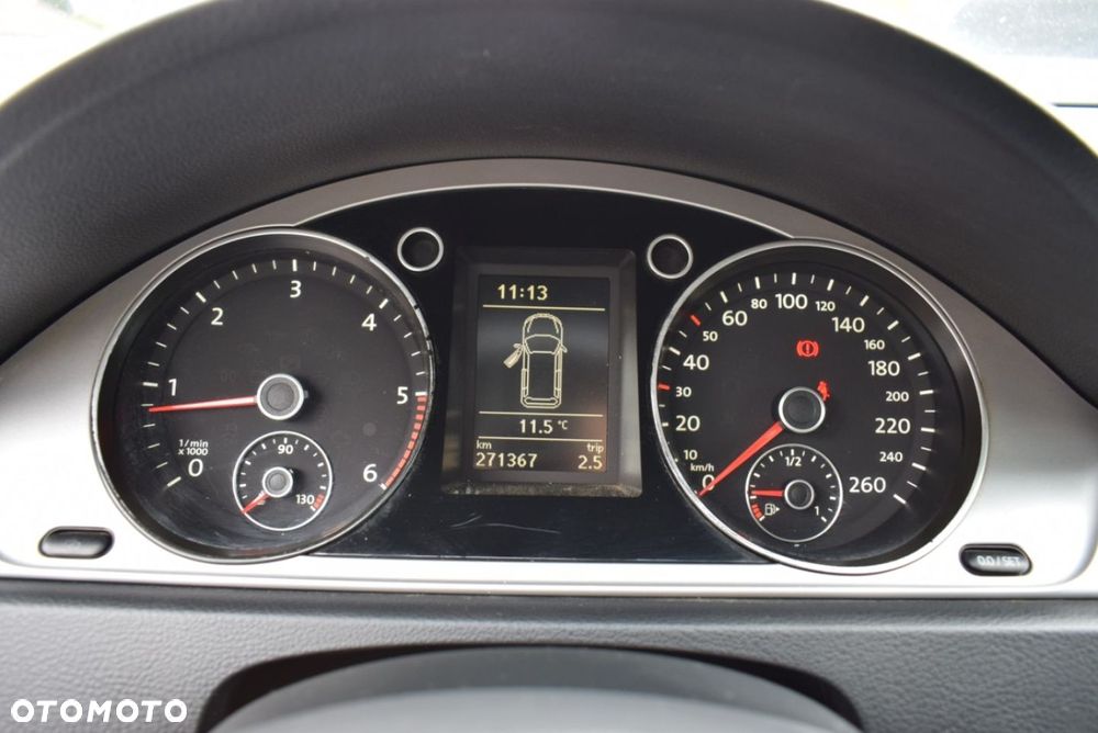 Volkswagen Passat - 30