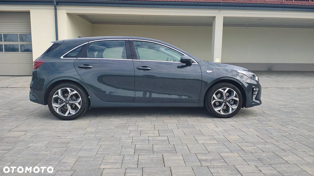Kia Ceed 1.4 L - 6