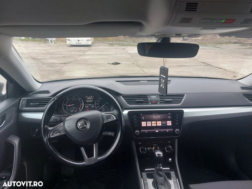 Skoda Superb 2.0 TDI DSG Active - 10