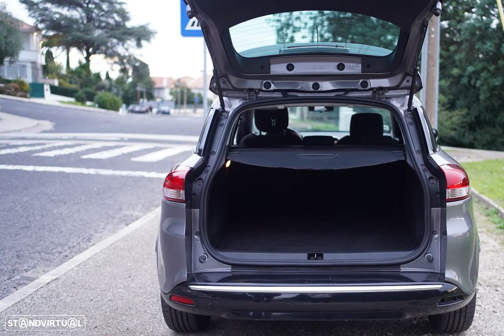 Renault Clio Sport Tourer - 9