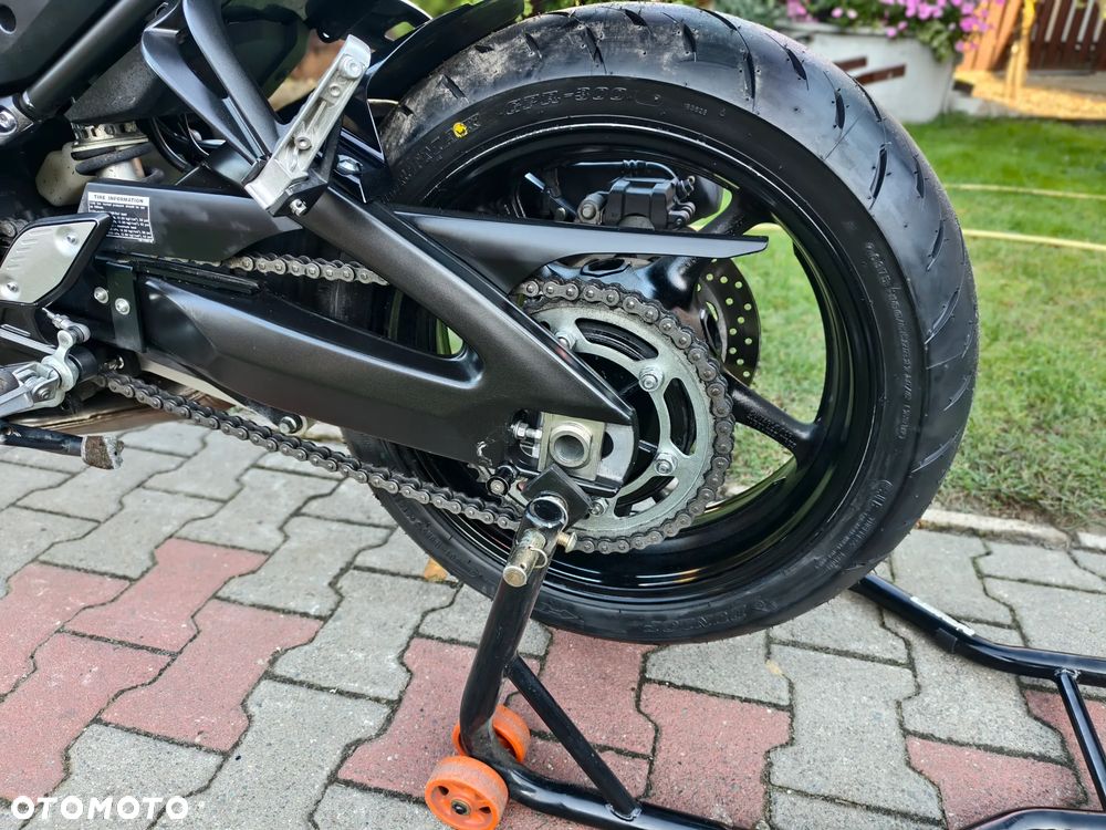 Yamaha FZ8 - 24