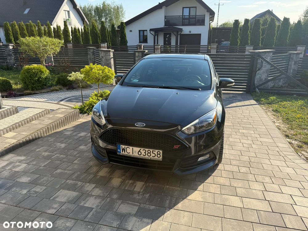 Ford Focus 2.0 EcoBoost ST - 9