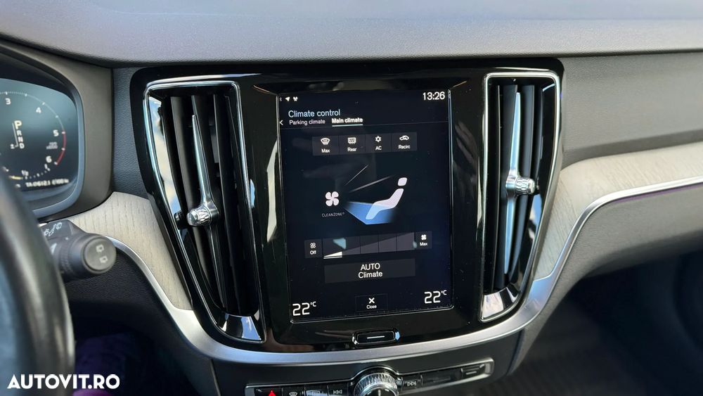 Volvo V60 D4 AWD Geartronic Momentum Pro - 25