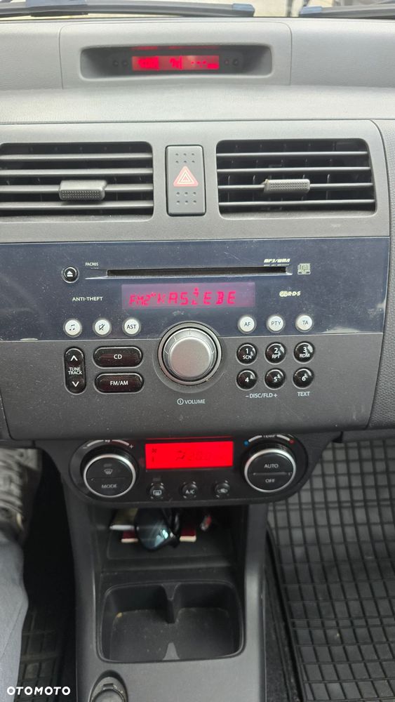 Suzuki Swift 1.3 A-M-T Comfort - 22
