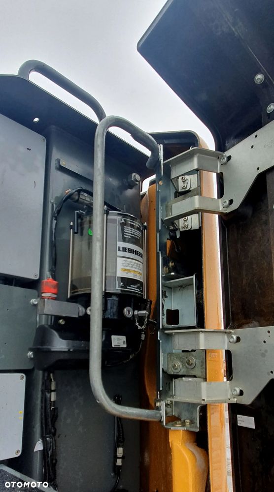 Liebherr A914 Compact - 14