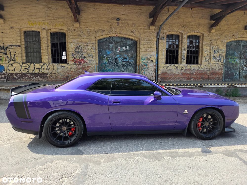 Dodge Challenger - 4
