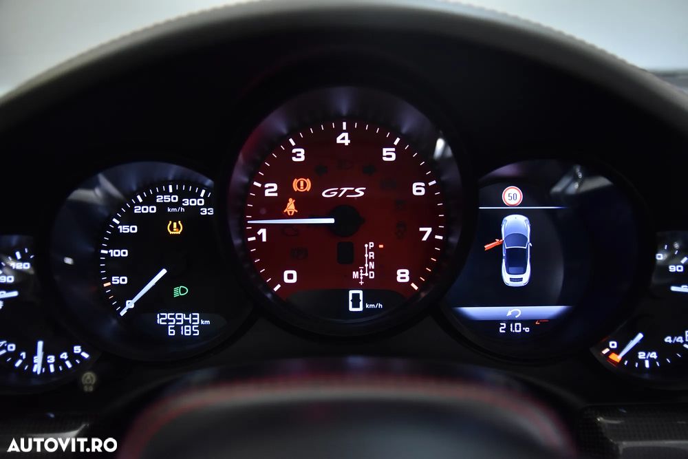 Porsche 911 Carrera 4 GTS PDK - 18