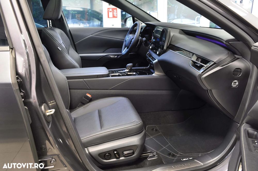 Lexus Seria RX 450h+ (Plug-in-Hybrid) Executive Line - 12