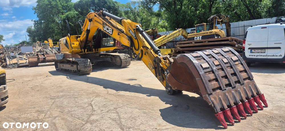 JCB 220 LC - 3