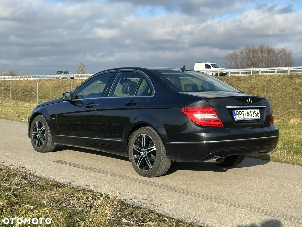 Mercedes-Benz Klasa C 220 CDI BlueEff Avantgarde - 5