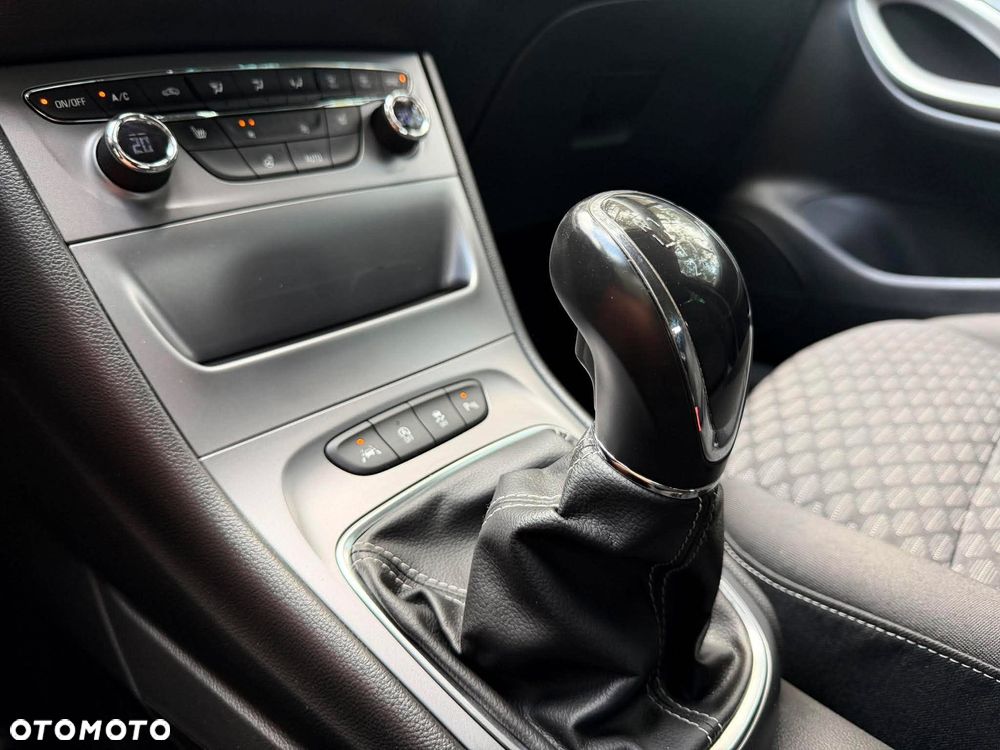 Opel Astra 1.4 Turbo Dynamic - 23