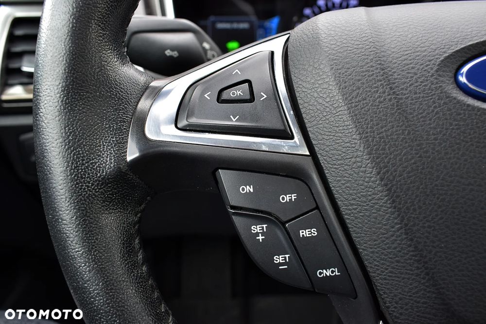 Ford Fusion 2.0 EcoBoost Titanium - 11