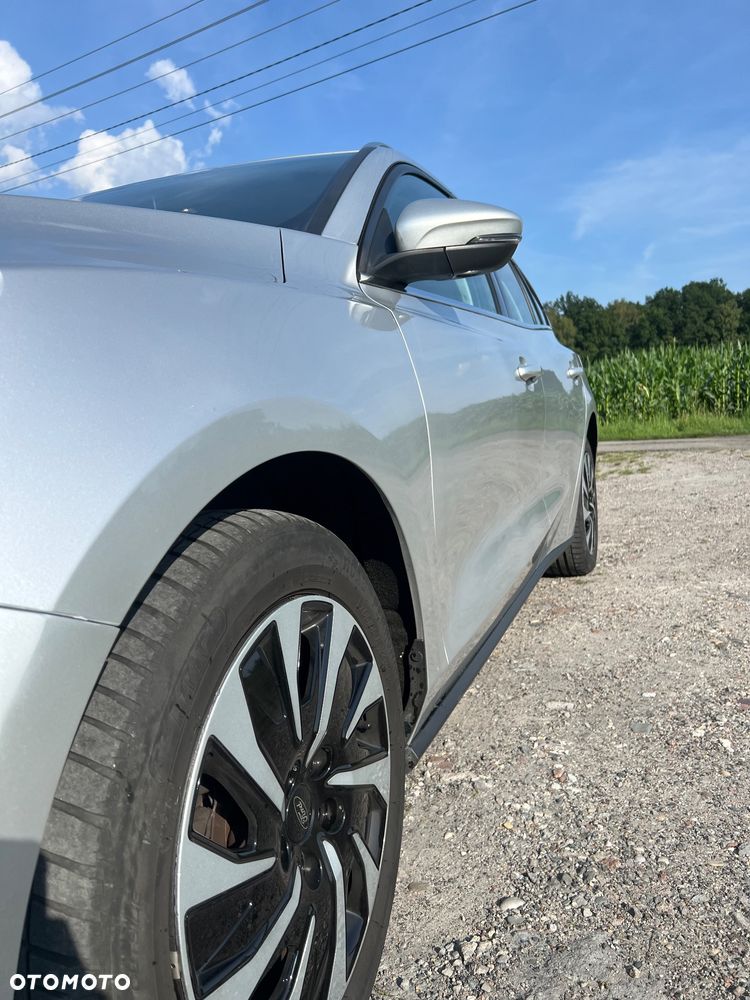Ford Focus 1.5 EcoBlue Start-Stopp-System TITANIUM STYLE - 6