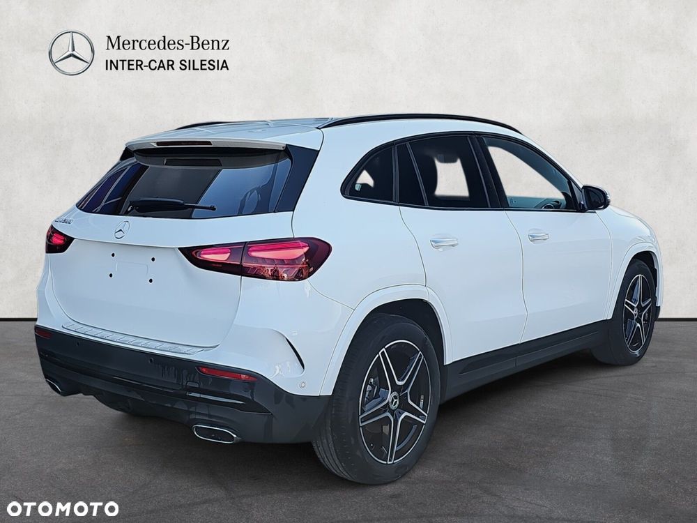 Mercedes-Benz GLA - 5