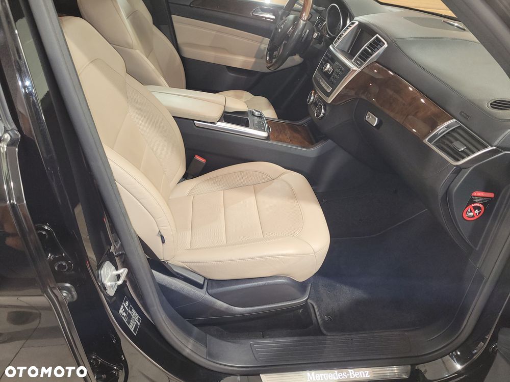 Mercedes-Benz ML - 10
